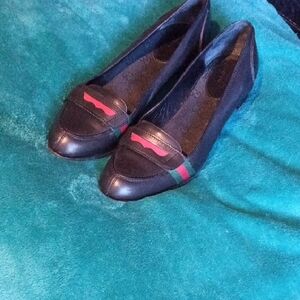 Gucci Black Leather Flats with Red and Green Accent 7.5